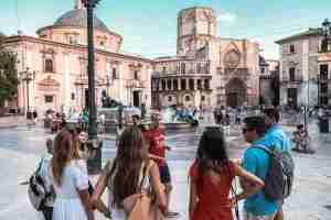 free walking tour guruwalks o civitatis
