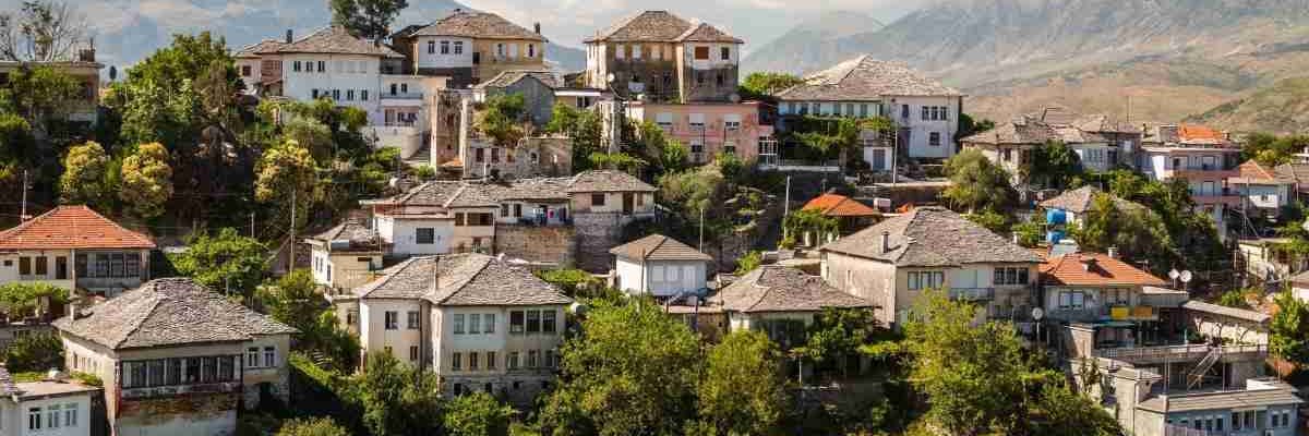 ciudades menos conocidas Gjirokaster